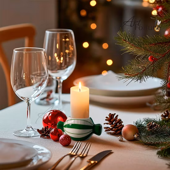  LED가 있는 세라믹 눈사람 캔들 홀더.  크리스마스 가정 장식을 위한 공예